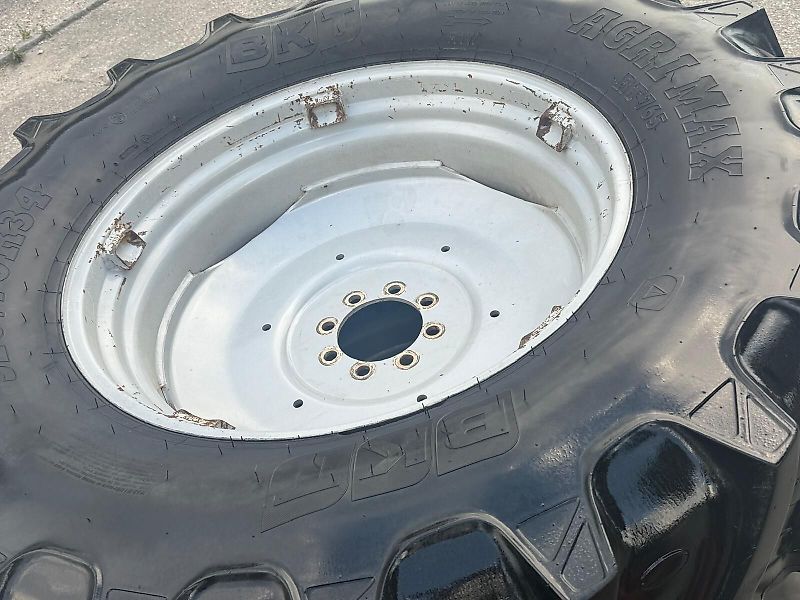 BKT Agrimax RT 765