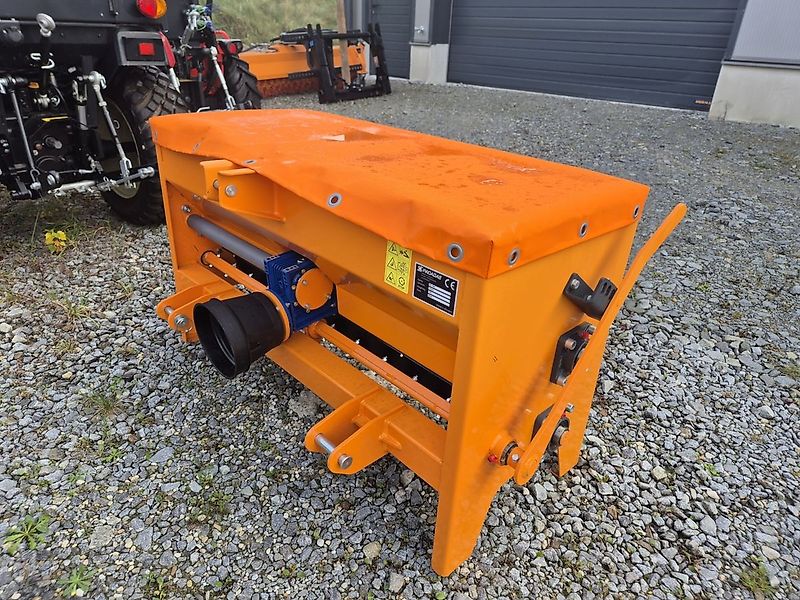 PADAGAS SP-240 Kastenstreuer Traktor Kubota Isek