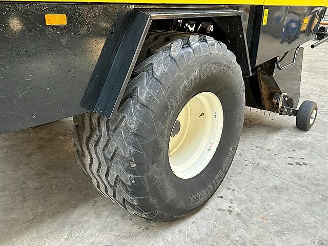 New Holland BB9060 Cropcutter