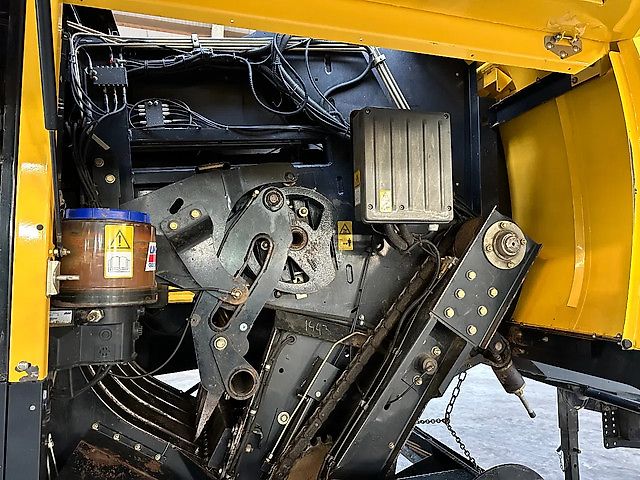 New Holland BB9060 Cropcutter