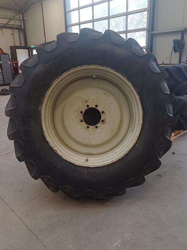 BKT 520/85R42 RT855 Agrifac
