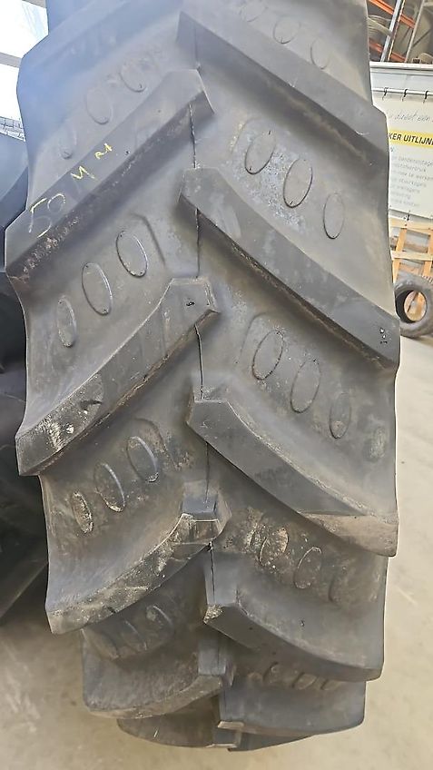 BKT 520/85R42 RT855 Agrifac