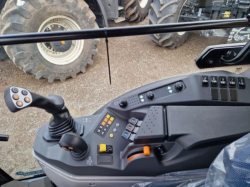 New Holland T4.90 F (Stage V)