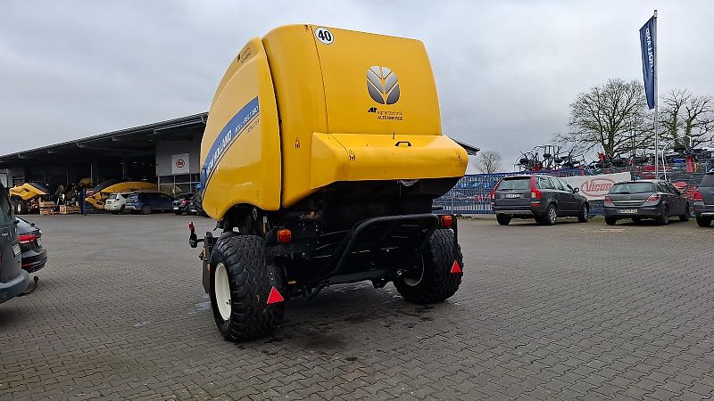 New Holland RB 180