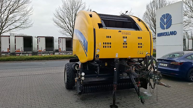 New Holland RB 180
