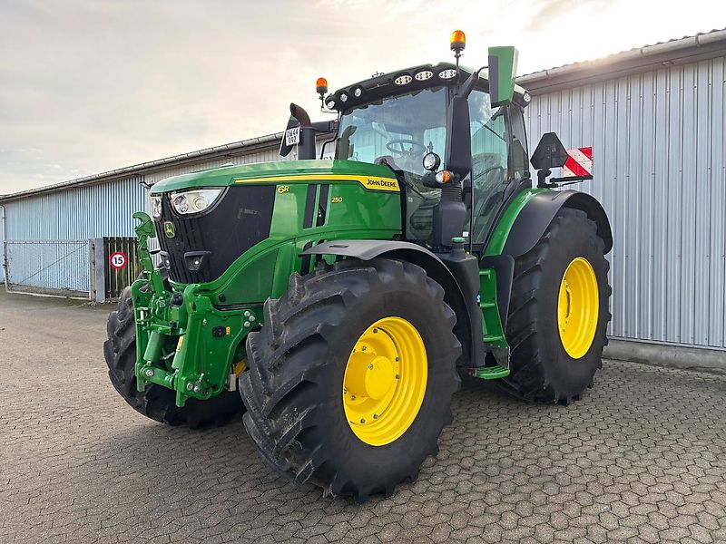 John Deere 6R 250