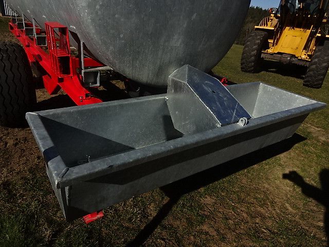 SVD- Wasserfaß- Weidefass- 5000 Liter mit Tränkebecken 5000 Liter- Wasserfaß - mit hydrl. Bremse
