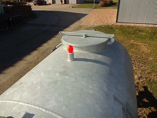 SVD- Wasserfaß- Weidefass- 5000 Liter mit Tränkebecken 5000 Liter- Wasserfaß - mit hydrl. Bremse