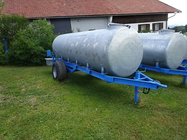 SVD- Wasserfaß- Weidefass- 5000 Liter mit Tränkebecken 5000 Liter- Wasserfaß - mit hydrl. Bremse