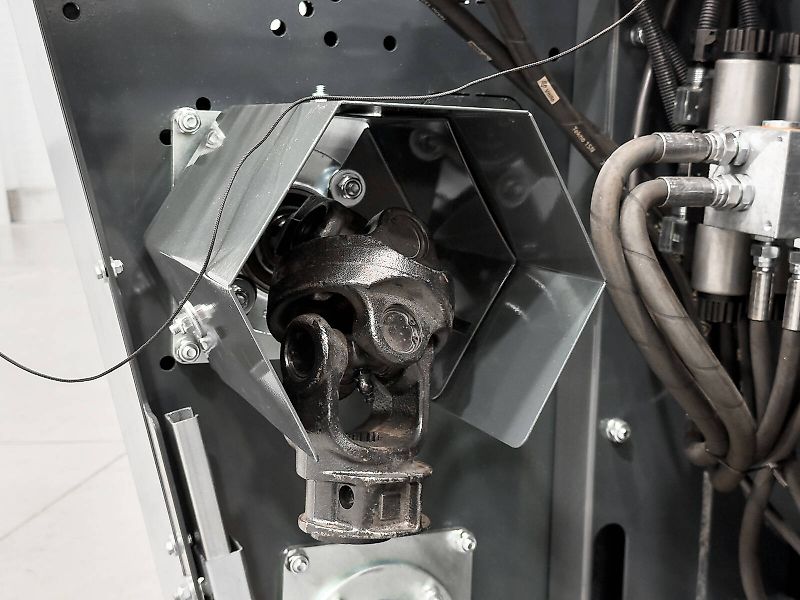 Tecnomais TMRP2 6R-F corn header, 6 row, foldable, 75 cm, for John Deere W and T combines, chopper, stalk crushers