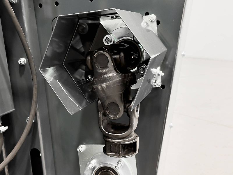 Tecnomais TMRP2 6R-F corn header, 6 row, foldable, 75 cm, for John Deere W and T combines, chopper, stalk crushers