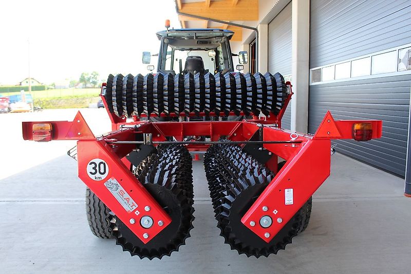 SMS Ackerwalze mit Prismenringen Teran 700