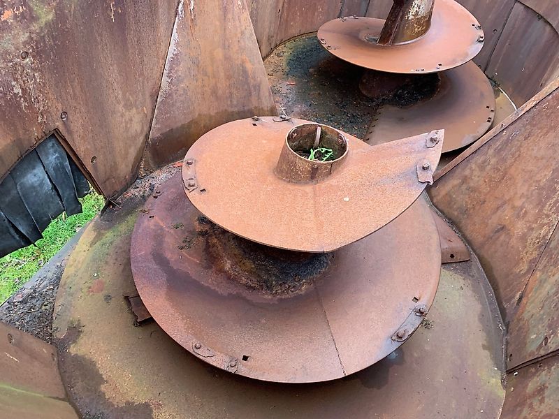 Kuhn USED Kuhn Euromix 2370 Diet Feeder For Sale