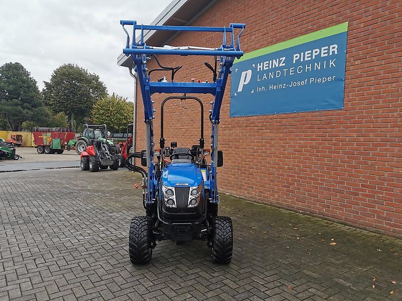 Solis 26 mit Agromasz Frontlader