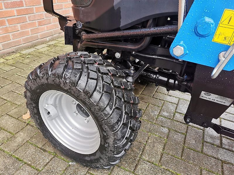 Solis 26 mit Agromasz Frontlader