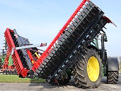 Quivogne MEKFOLD 240-600 Hydro Plus, Hydr. Tiefenverstellung, hydr. Planierschienenverstellung, Walterscheid Gelenkwelle mit Nockenschaltkupplung, 550mm Zahnpackerwalze--