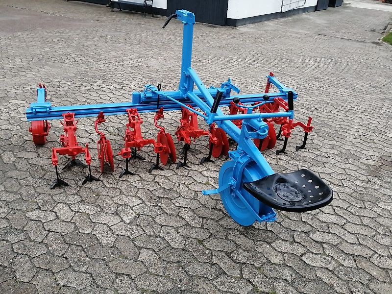 Rau Keine Schmotzer Hacke!! Vier Reihige Rau Hacke mit Kulturschutzscheiben &Exaktsteuerung in Manueler Ausführung