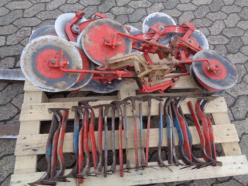 Rau 12 Reihiges Hackgerät hydr.Klappbar Fronthackgerät