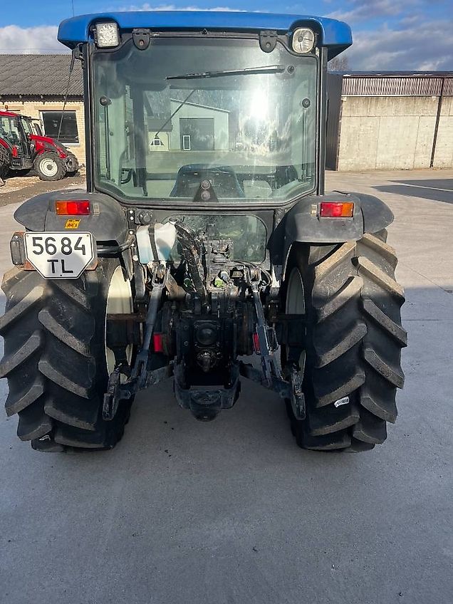 New Holland T 4050