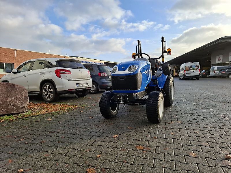 New Holland Boomer 25 Stage V