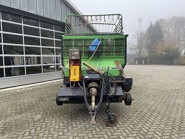 Deutz-Fahr K570 opraapwagen