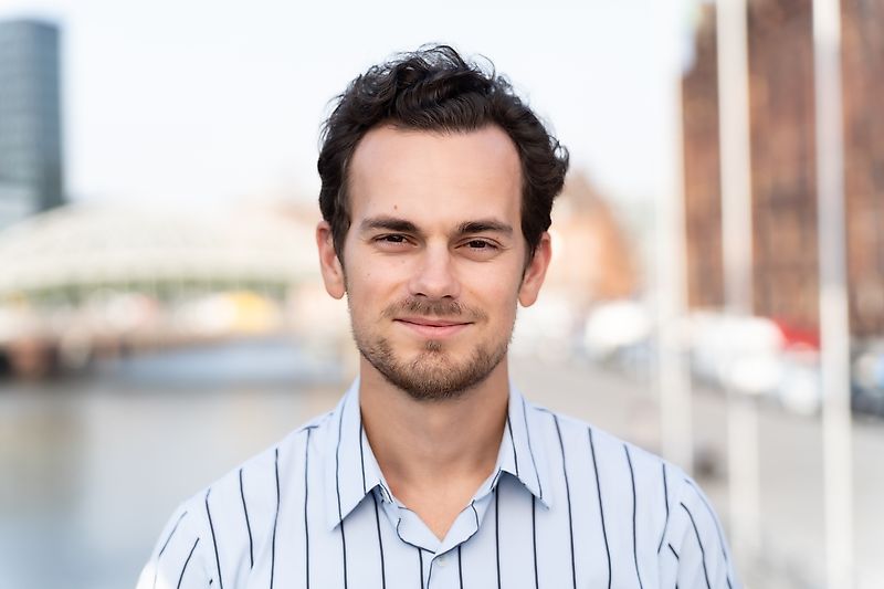 Pogovorni partner Gospod Maxim Talpa